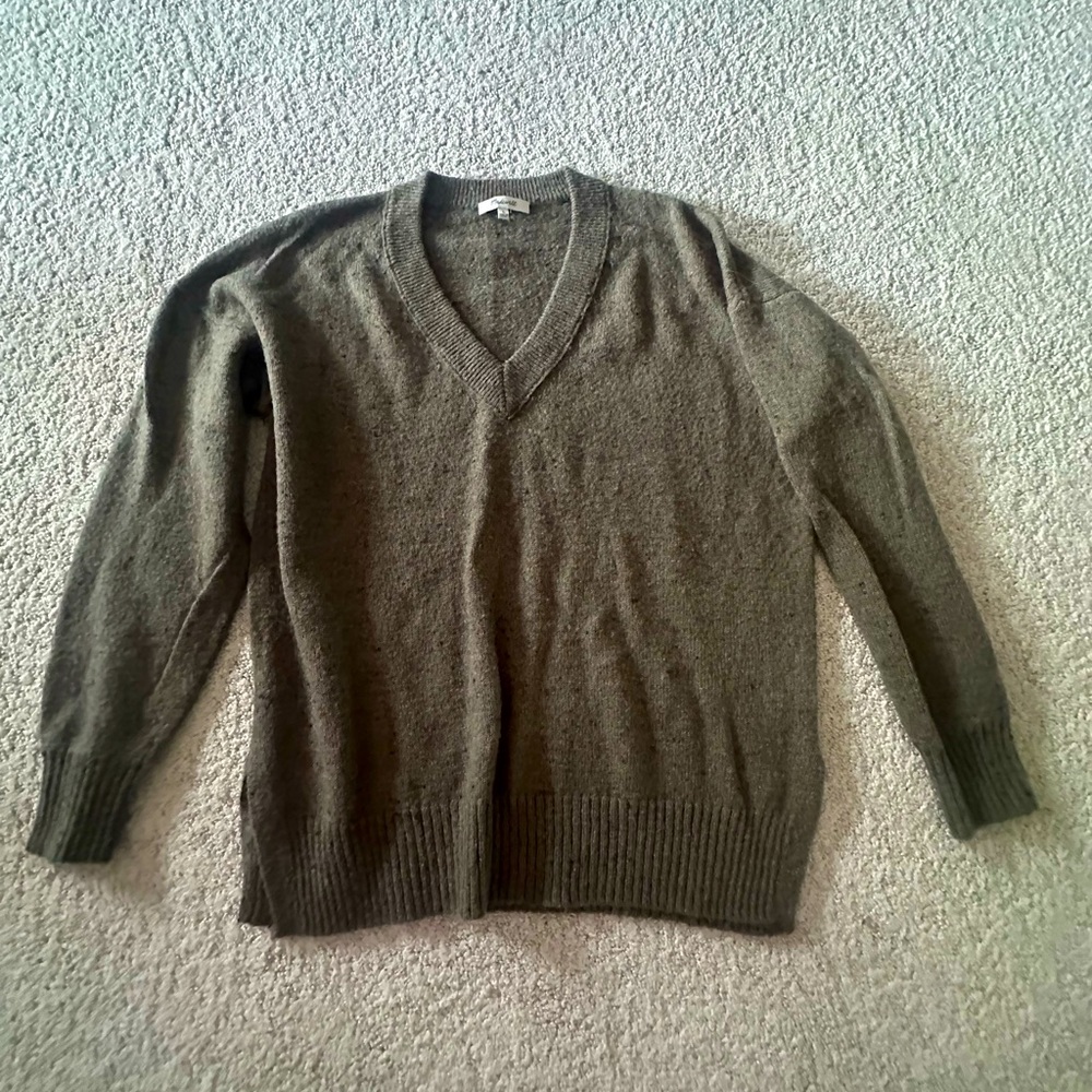 Madewell V-neck sweater (light green)